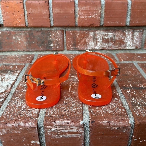 Katy Perry Women's The Geli Stud Thong in Star Fish Fiery Orange Size 7 - Picture 4 of 8